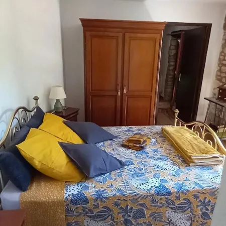 De La Tarabelle, Maison Entière Avec Grand Patio Et à La Campagne Frausseilles