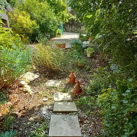 De La Tarabelle, Maison Entière Avec Grand Patio Et à La Campagne