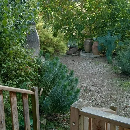 De La Tarabelle, Maison Entière Avec Grand Patio Et à La Campagne *
