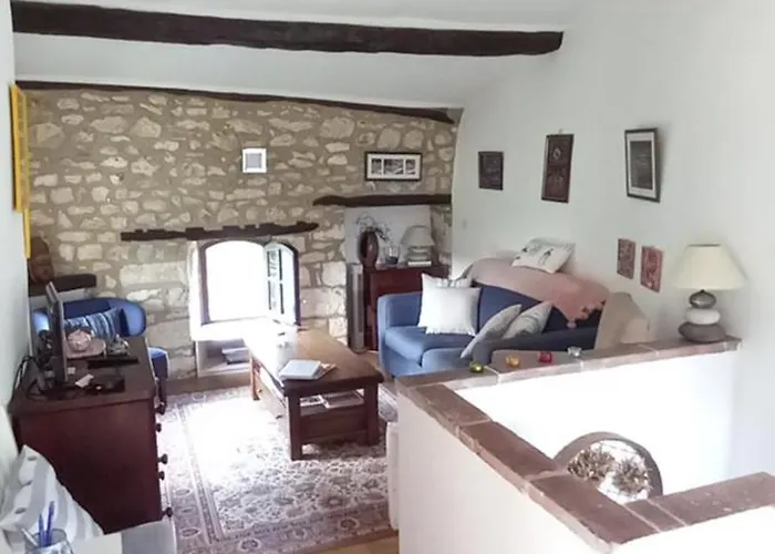 De La Tarabelle, Maison Entiere Avec Grand Patio Et A La Campagne Ferienhaus