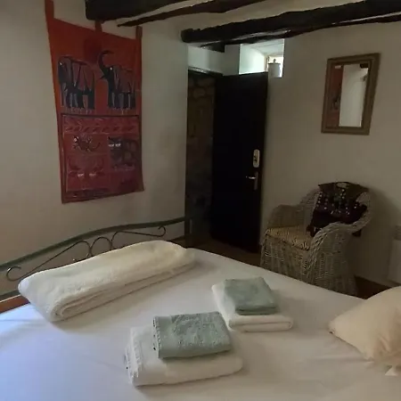 De La Tarabelle, Maison Entiere Avec Grand Patio Et A La Campagne *