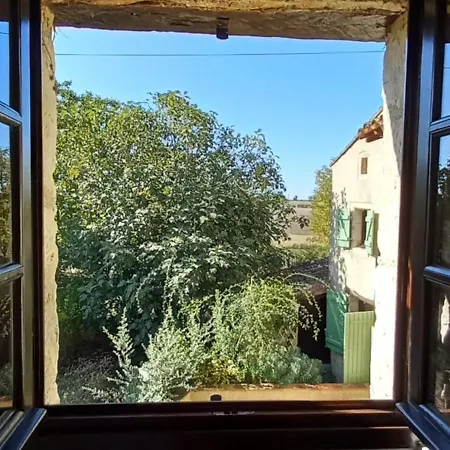 De La Tarabelle, Maison Entiere Avec Grand Patio Et A La Campagne Nyaraló Frausseilles