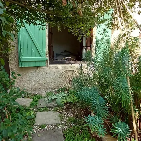 De La Tarabelle, Maison Entiere Avec Grand Patio Et A La Campagne Frausseilles