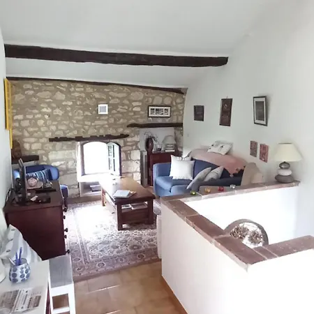 De La Tarabelle, Maison Entiere Avec Grand Patio Et A La Campagne Holiday home