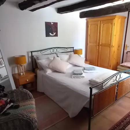 De La Tarabelle, Maison Entière Avec Grand Patio Et à La Campagne Casa de Férias *