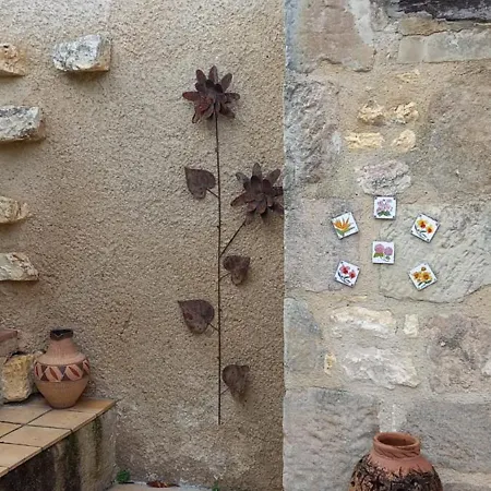 De La Tarabelle, Maison Entière Avec Grand Patio Et à La Campagne *