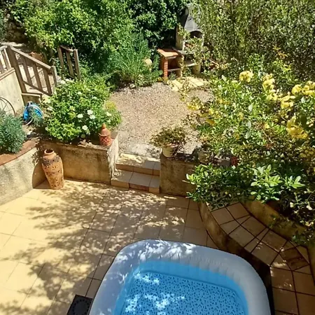 Holiday home De La Tarabelle, Maison Entiere Avec Grand Patio Et A La Campagne