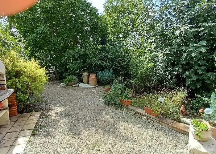 De La Tarabelle, Maison Entiere Avec Grand Patio Et A La Campagne * Frausseilles