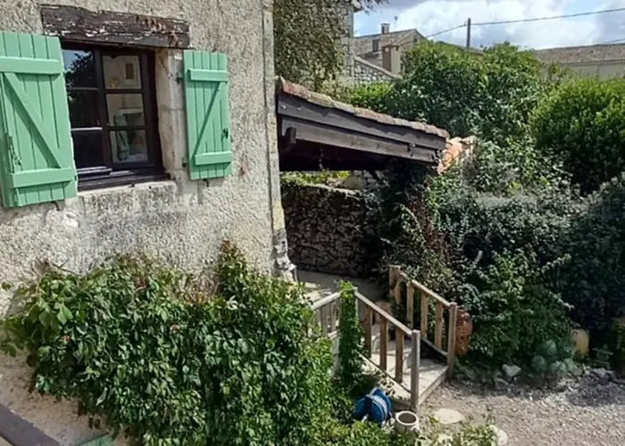 De La Tarabelle, Maison Entiere Avec Grand Patio Et A La Campagne