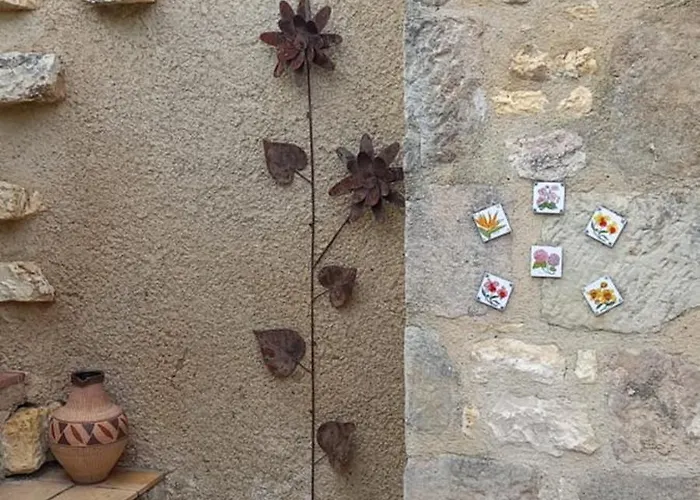 De La Tarabelle, Maison Entiere Avec Grand Patio Et A La Campagne *